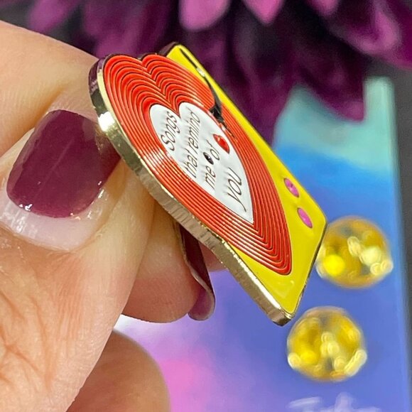 Vinyl Record Player Lapel Pin Heart Love Songs Badge Enamel Pin Brooch Jewelry - Picture 4 of 6